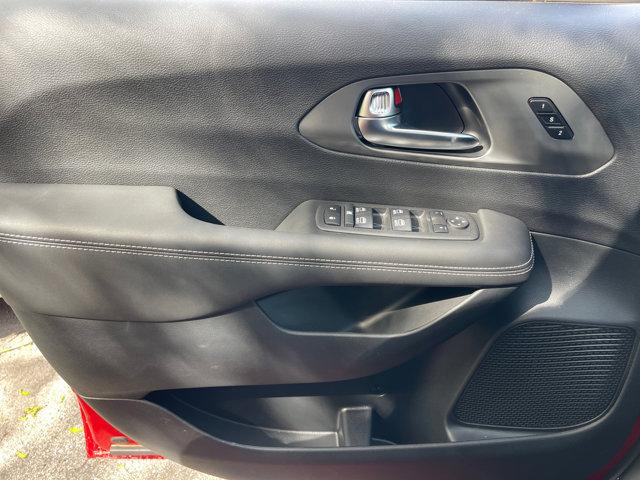 new 2025 Chrysler Pacifica car