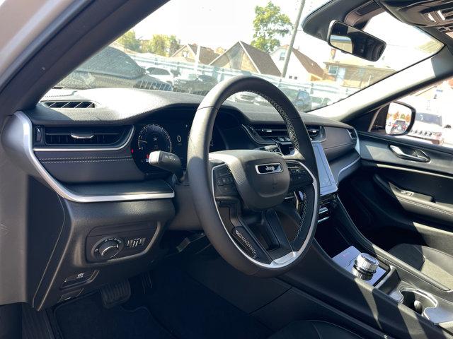 new 2025 Jeep Grand Cherokee car, priced at $43,850