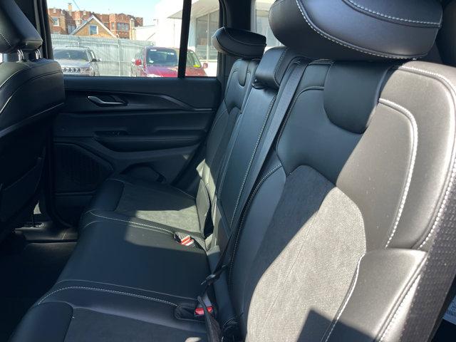 new 2025 Jeep Grand Cherokee car, priced at $43,850