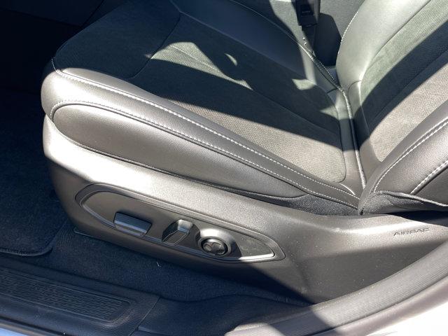 new 2025 Jeep Grand Cherokee car, priced at $43,850