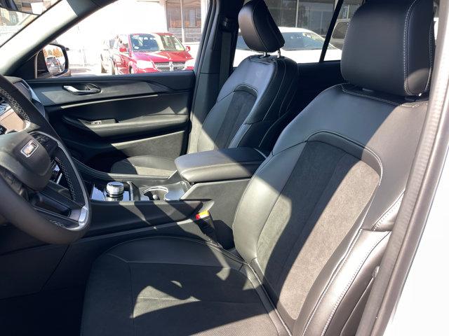 new 2025 Jeep Grand Cherokee car, priced at $43,850