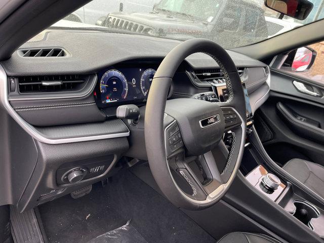 new 2025 Jeep Grand Cherokee car, priced at $42,500