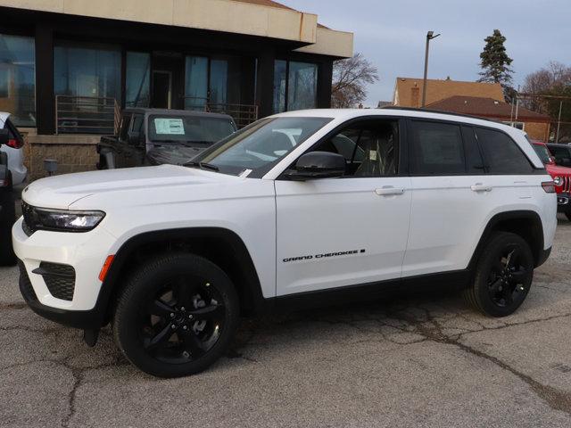 new 2025 Jeep Grand Cherokee car, priced at $42,500