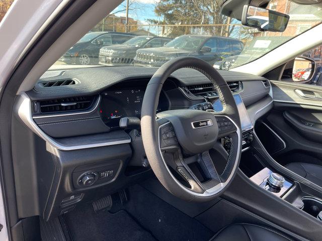 new 2024 Jeep Grand Cherokee car, priced at $44,900