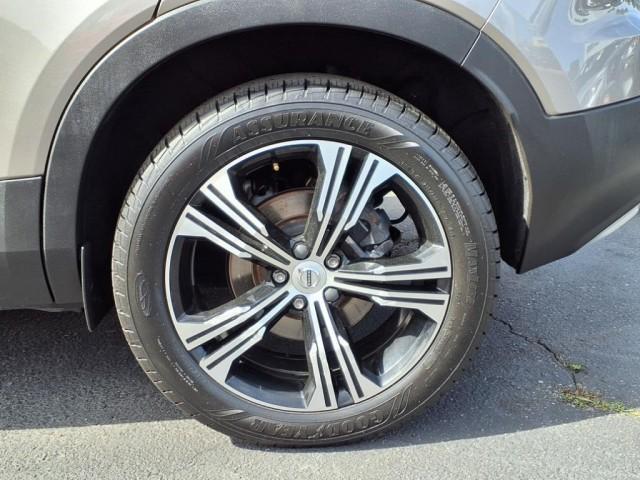 used 2022 Volvo XC40 car, priced at $32,788