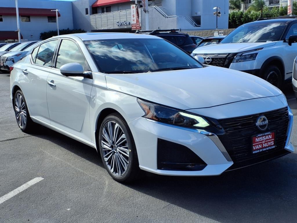 new 2025 Nissan Altima car, priced at $34,087