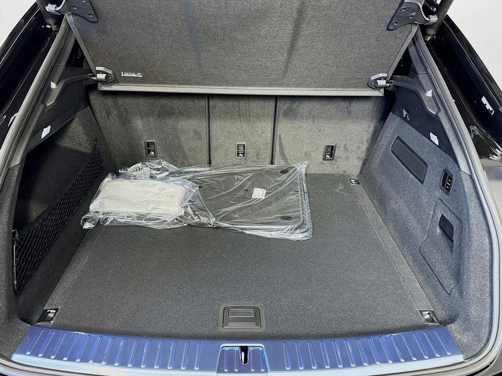 new 2025 Porsche Cayenne car, priced at $112,345