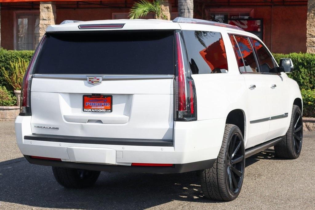 used 2019 Cadillac Escalade ESV car, priced at $40,995