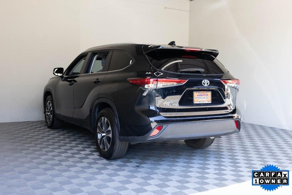 used 2022 Toyota Highlander car, priced at $35,995