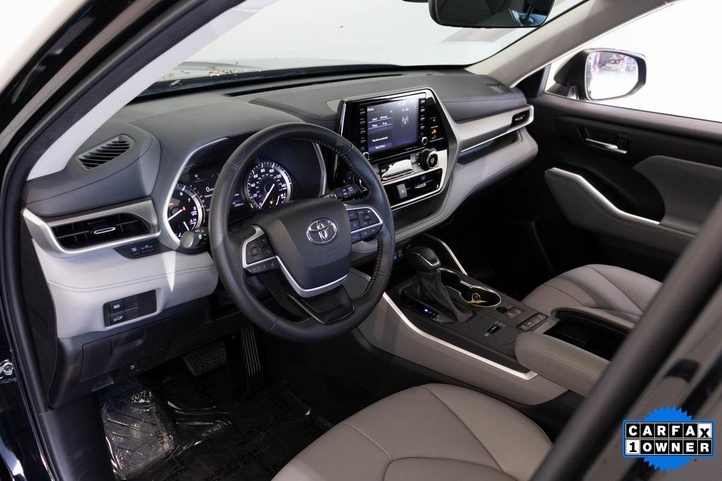 used 2022 Toyota Highlander car, priced at $35,995