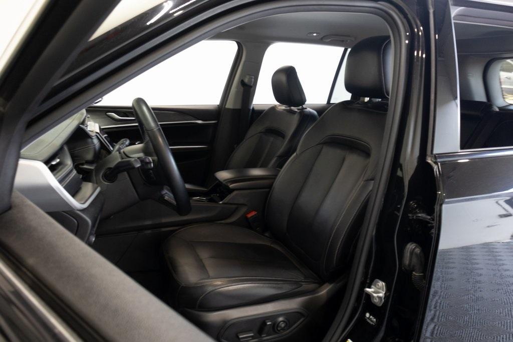 used 2022 Jeep Grand Cherokee car, priced at $23,995