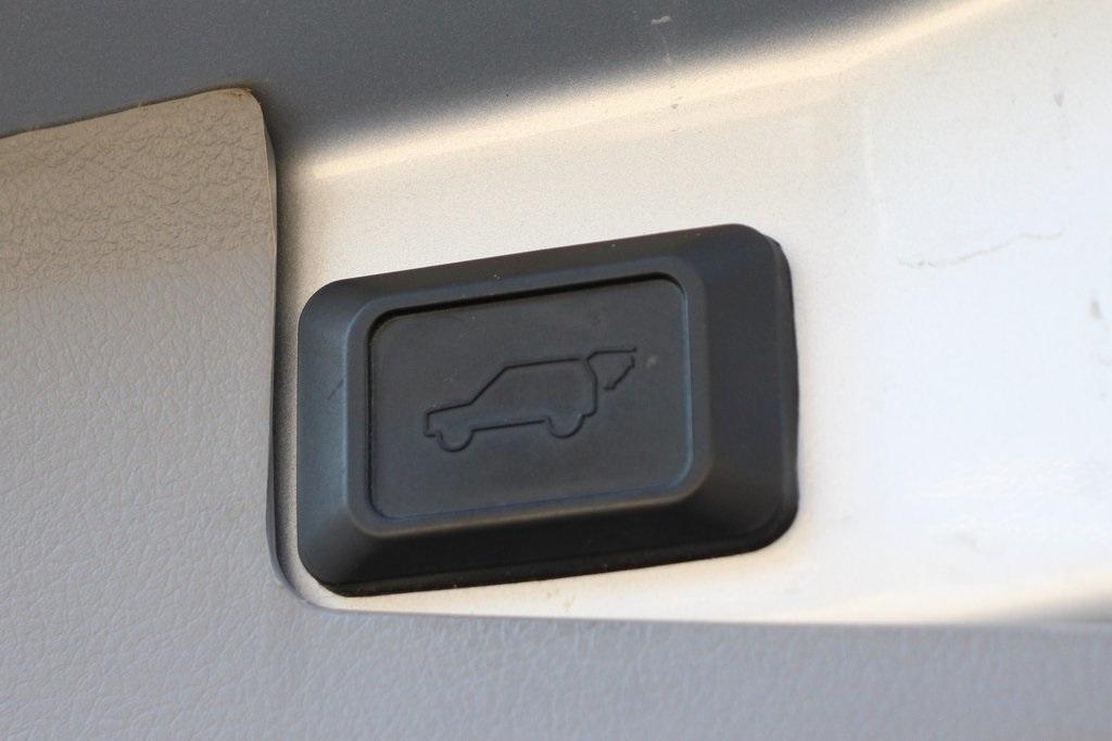 used 2013 Toyota Highlander car, priced at $16,995