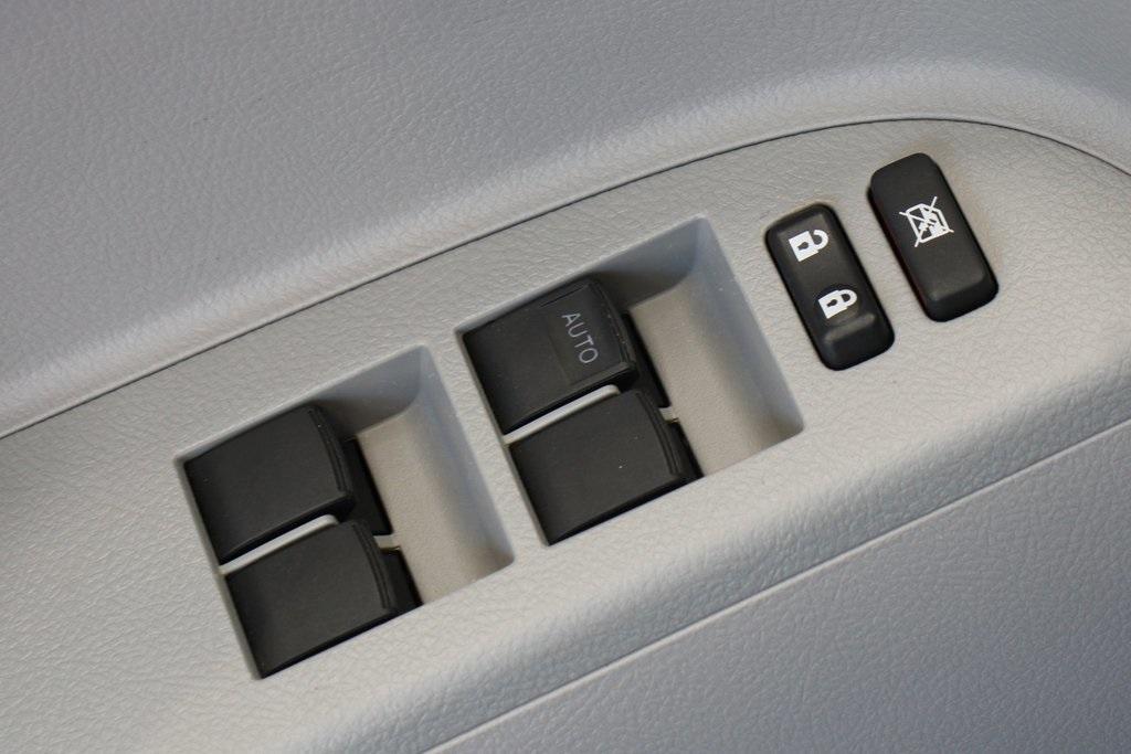 used 2013 Toyota Highlander car, priced at $16,995