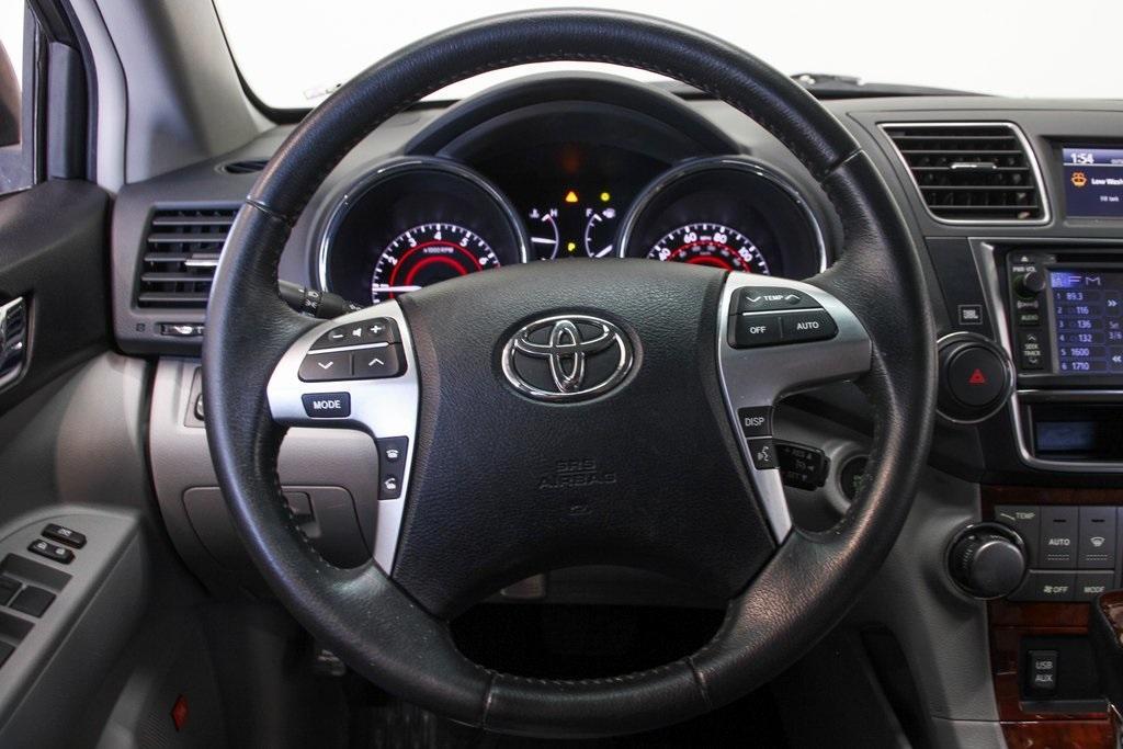 used 2013 Toyota Highlander car, priced at $16,995
