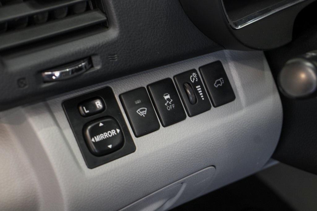 used 2013 Toyota Highlander car, priced at $16,995