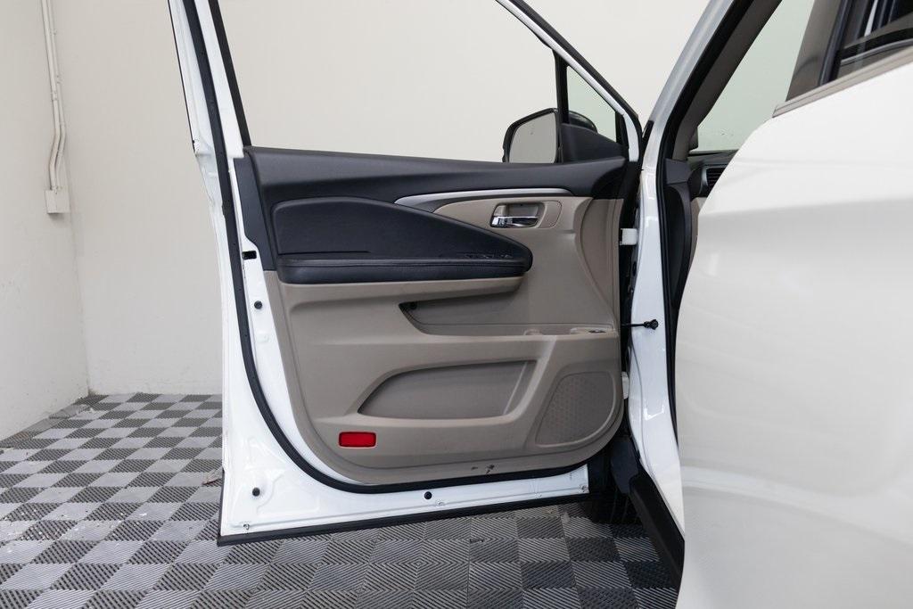 used 2017 Honda Pilot car, priced at $13,995