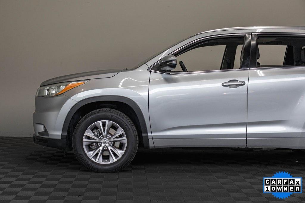 used 2015 Toyota Highlander car, priced at $19,995