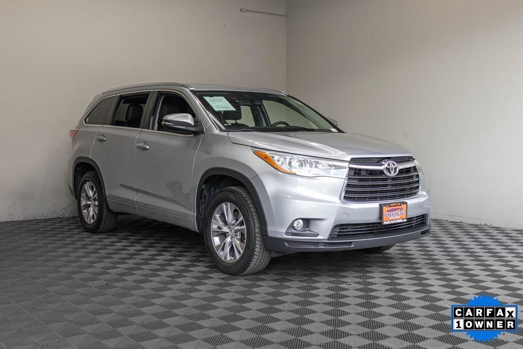 used 2015 Toyota Highlander car, priced at $19,995