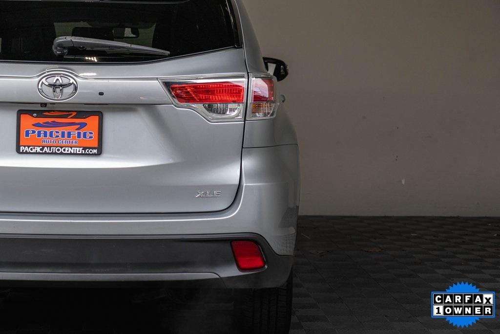 used 2015 Toyota Highlander car, priced at $19,995