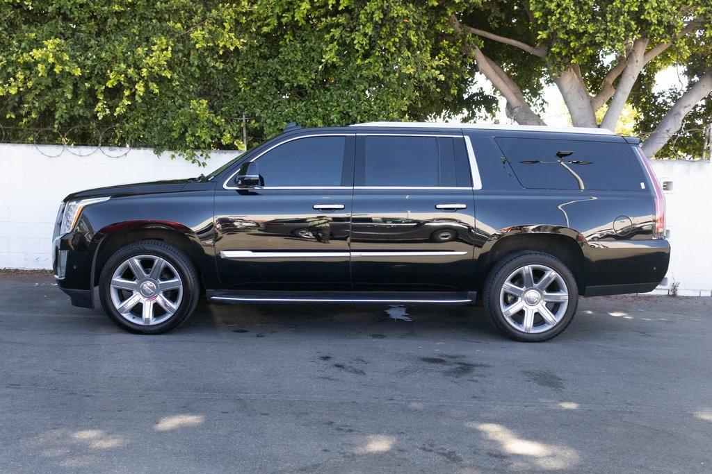 used 2020 Cadillac Escalade ESV car, priced at $38,995