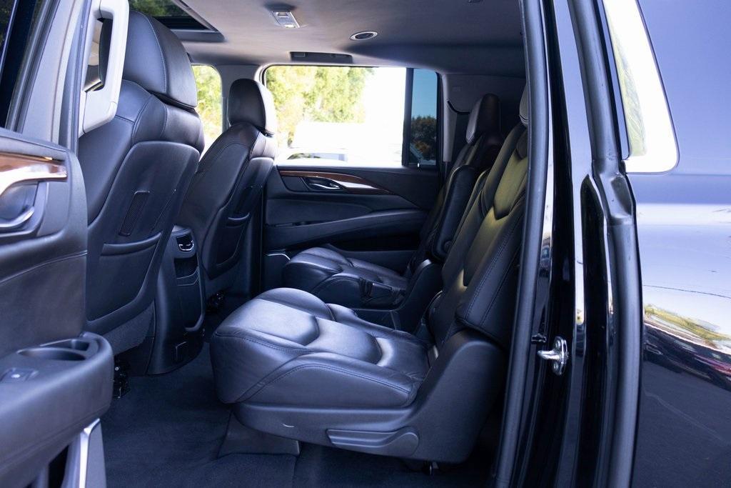 used 2020 Cadillac Escalade ESV car, priced at $38,995