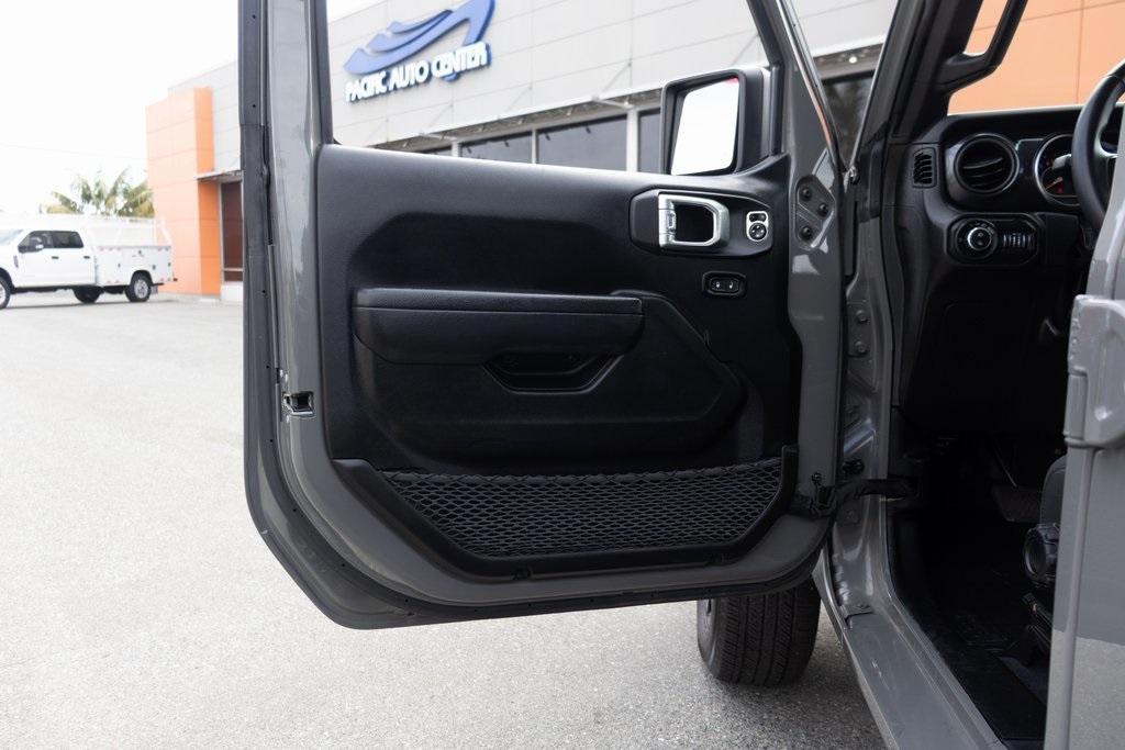 used 2022 Jeep Gladiator car, priced at $28,995