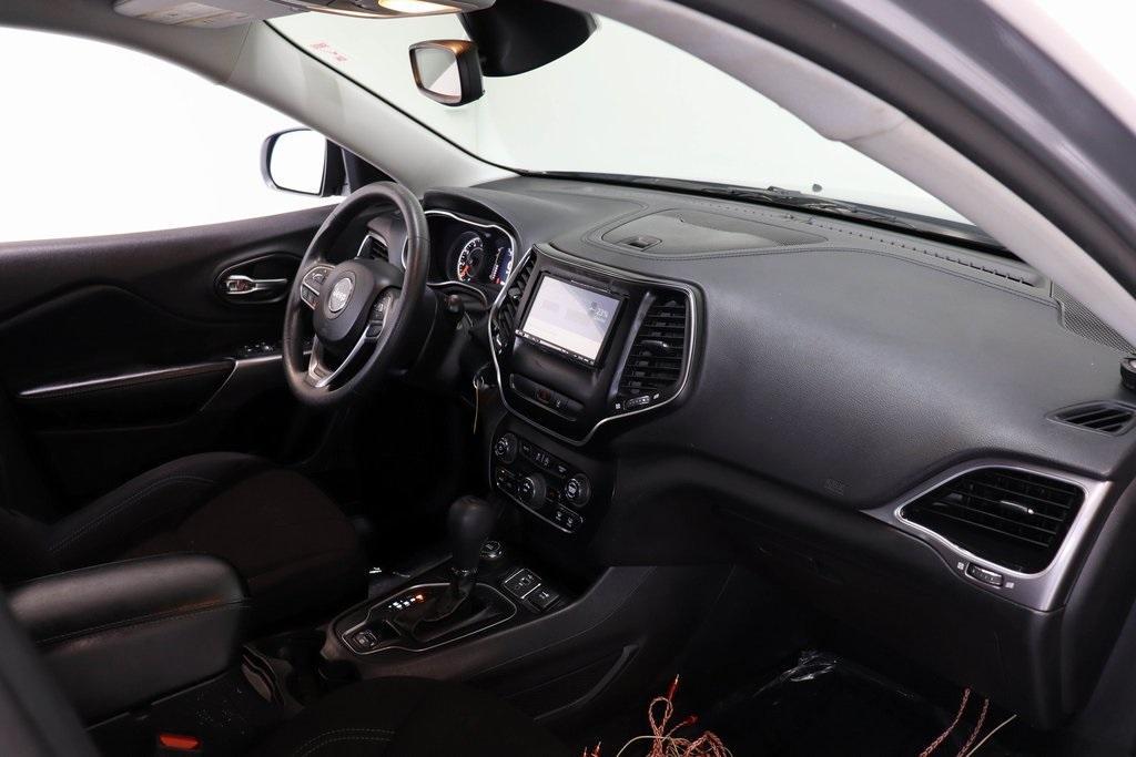 used 2021 Jeep Cherokee car, priced at $13,995