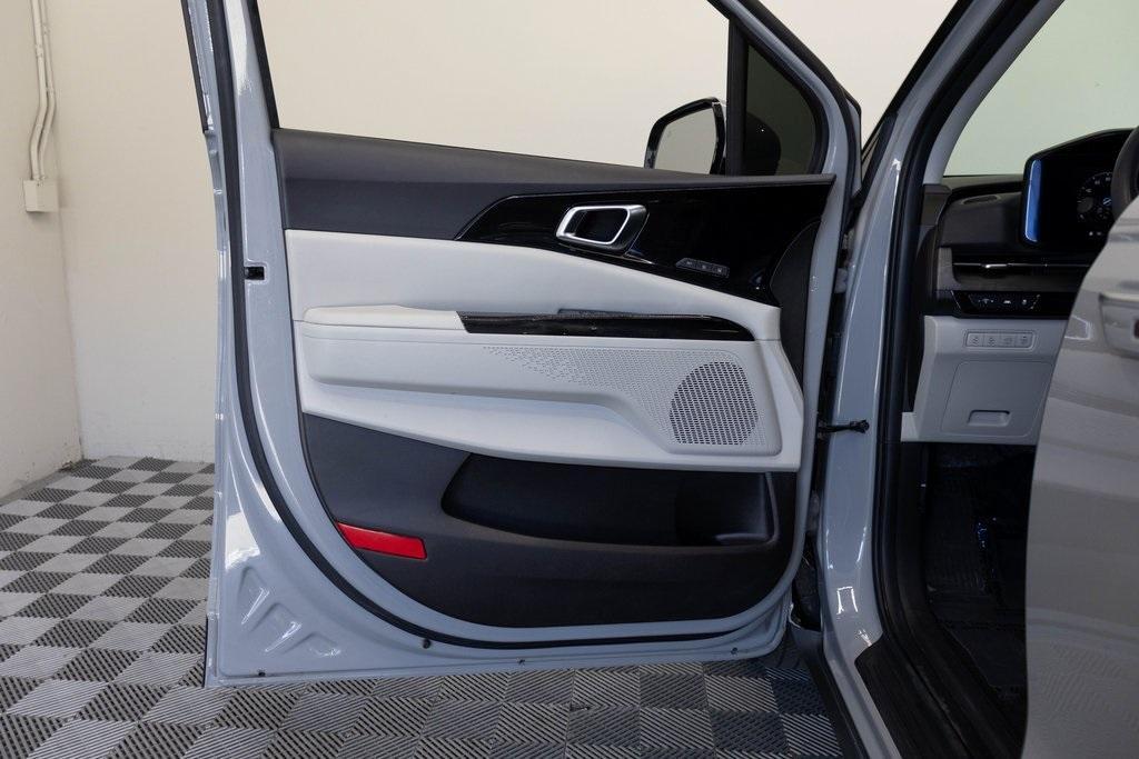 used 2024 Kia Carnival car, priced at $39,995