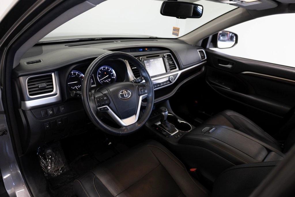 used 2015 Toyota Highlander car, priced at $18,995