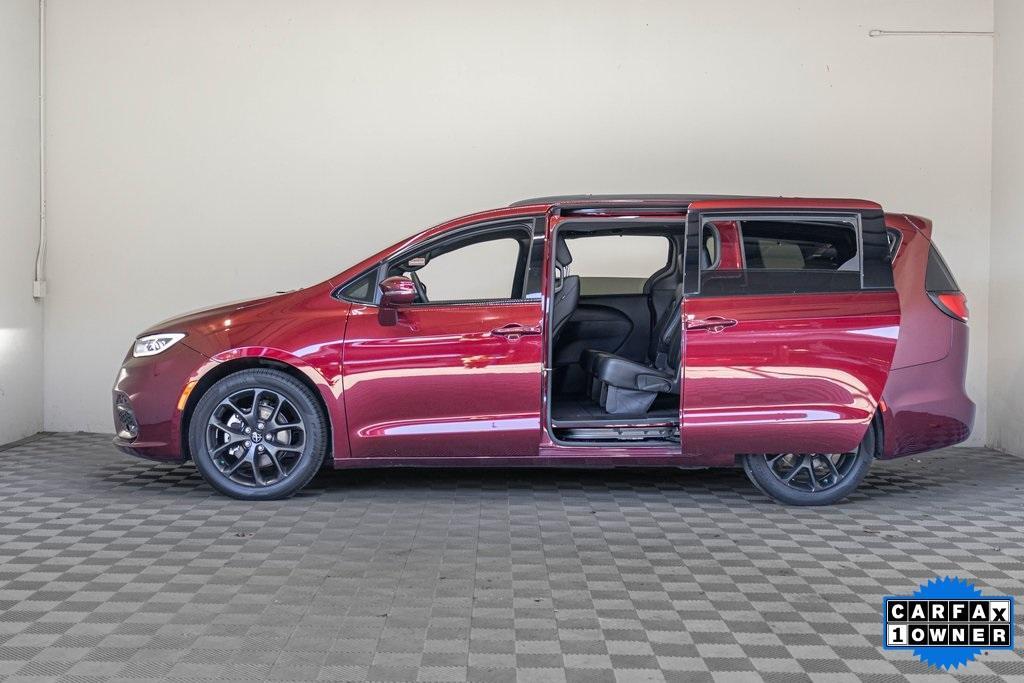 used 2021 Chrysler Pacifica car