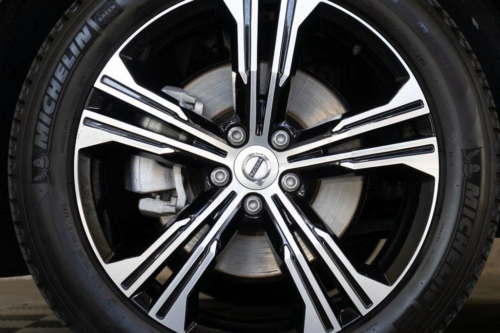 used 2020 Volvo XC40 car, priced at $26,995