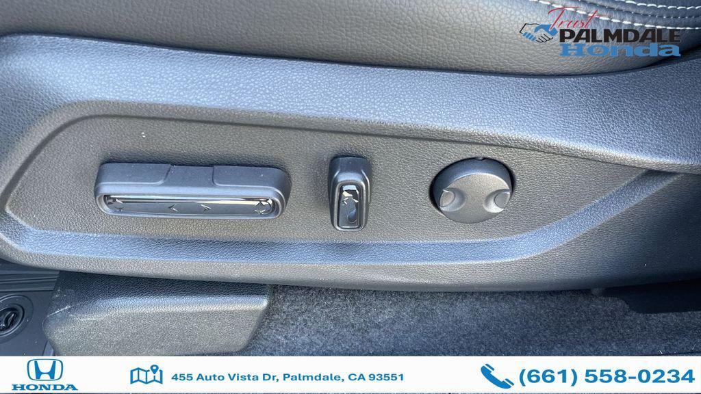 new 2025 Honda Pilot car, priced at $46,950