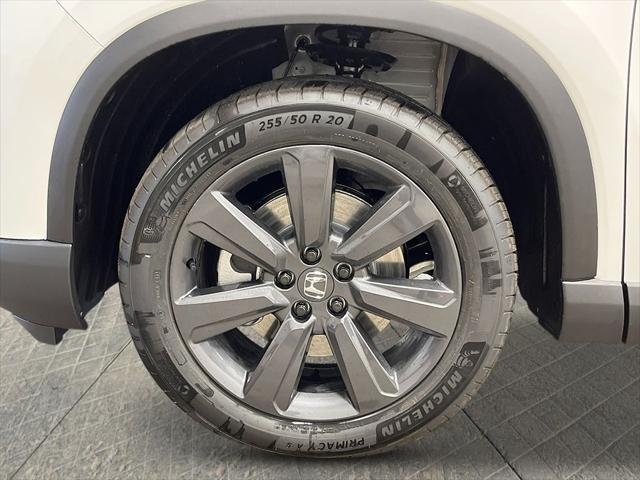 new 2025 Honda Pilot car, priced at $44,205