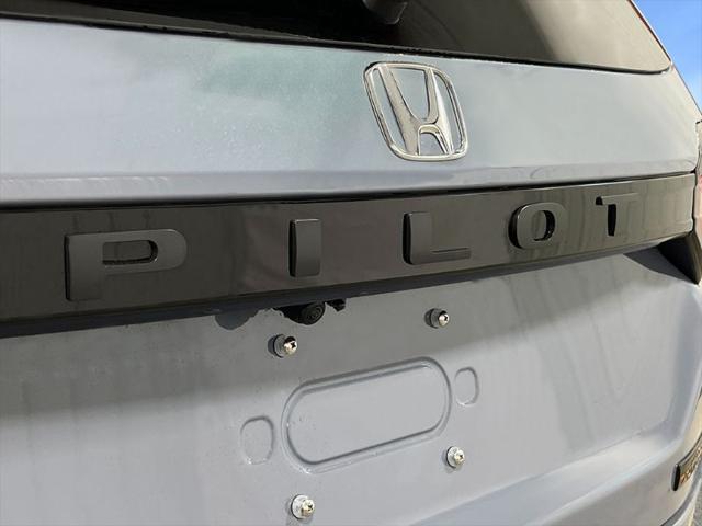 new 2025 Honda Pilot car, priced at $51,305