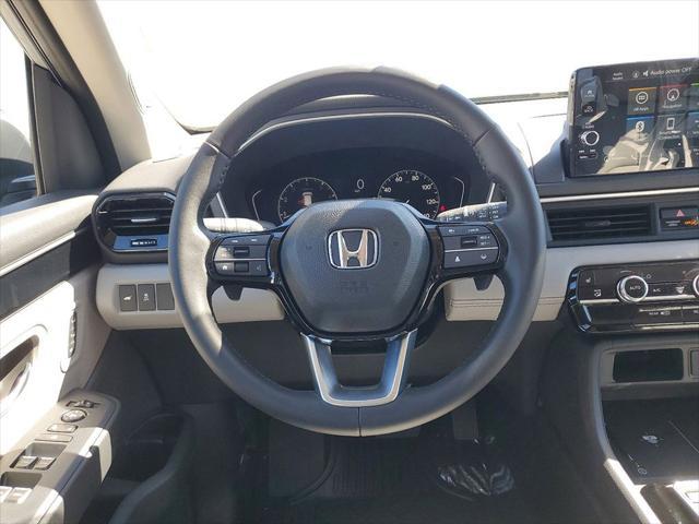 new 2025 Honda Pilot car, priced at $48,950