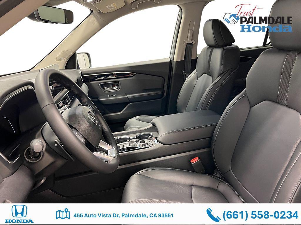 new 2025 Honda Pilot car, priced at $51,550
