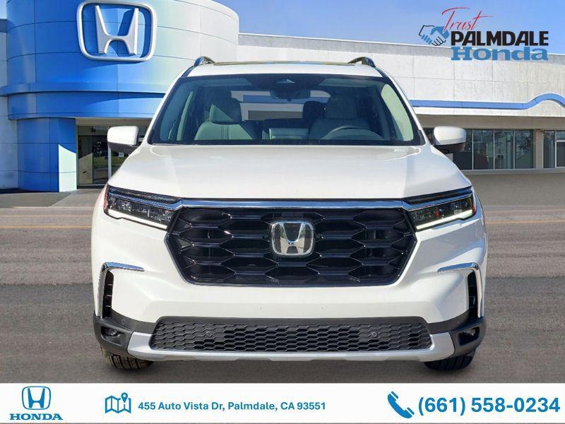 new 2025 Honda Pilot car, priced at $45,800