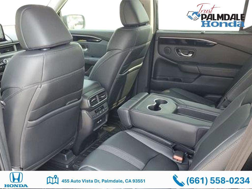 new 2025 Honda Pilot car, priced at $45,800