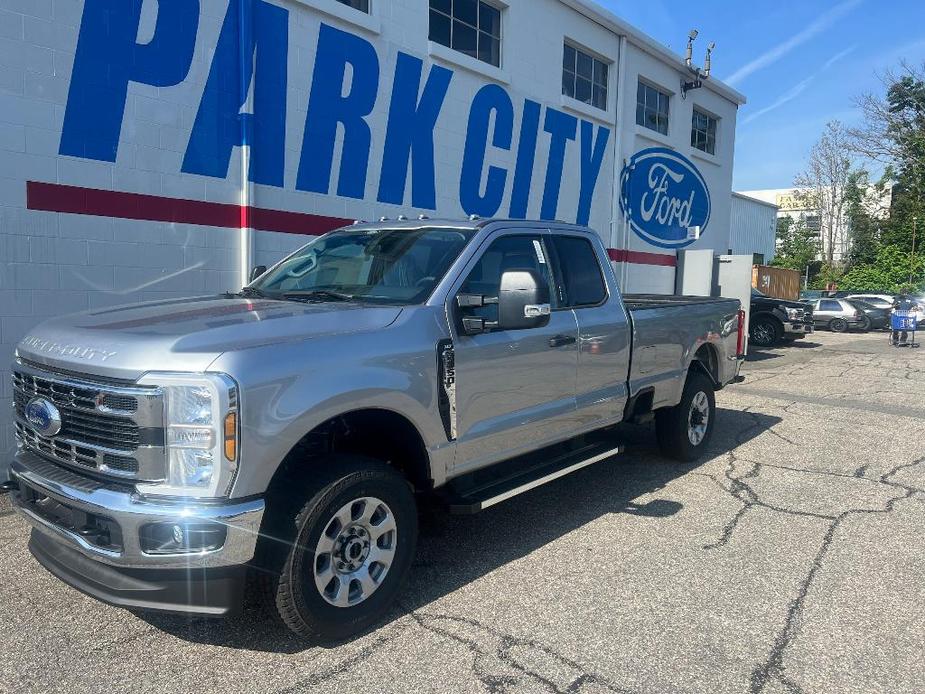 new 2024 Ford F-350 car