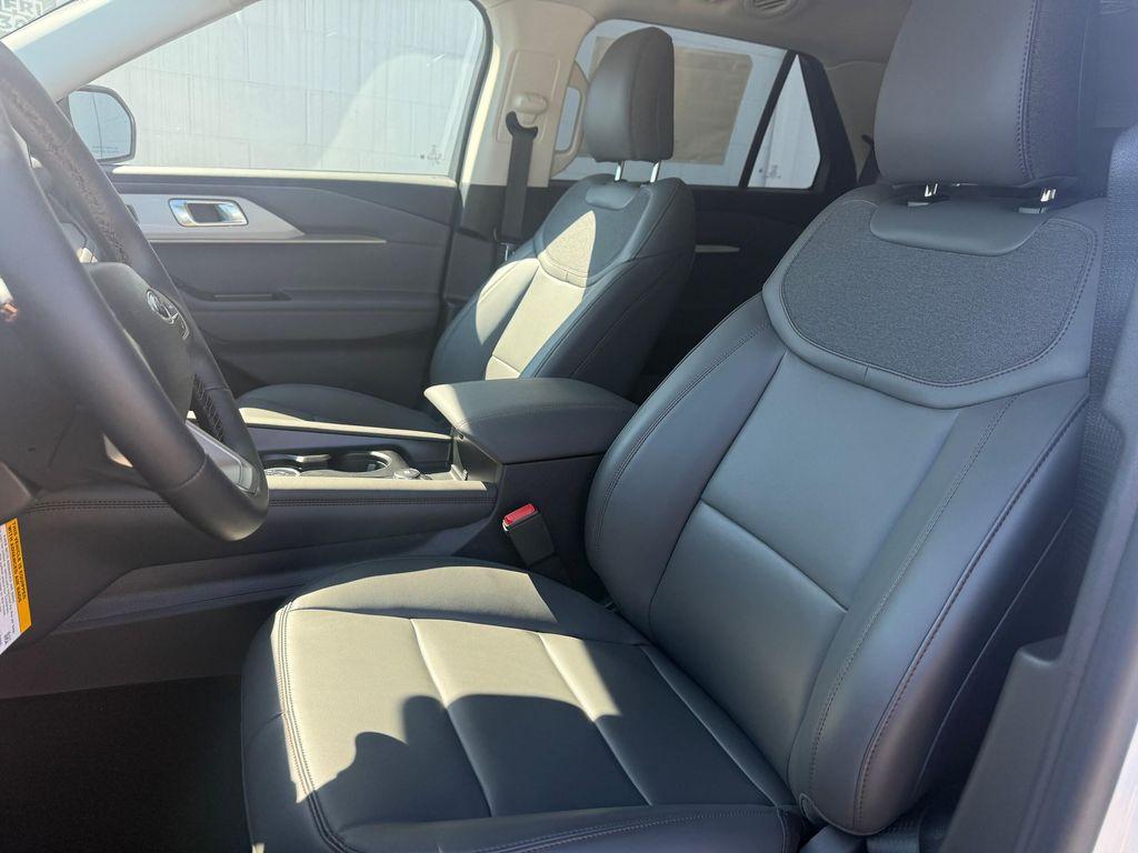 new 2025 Ford Explorer car, priced at $49,670