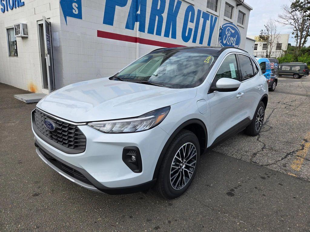 new 2025 Ford Escape PHEV car, priced at $32,520