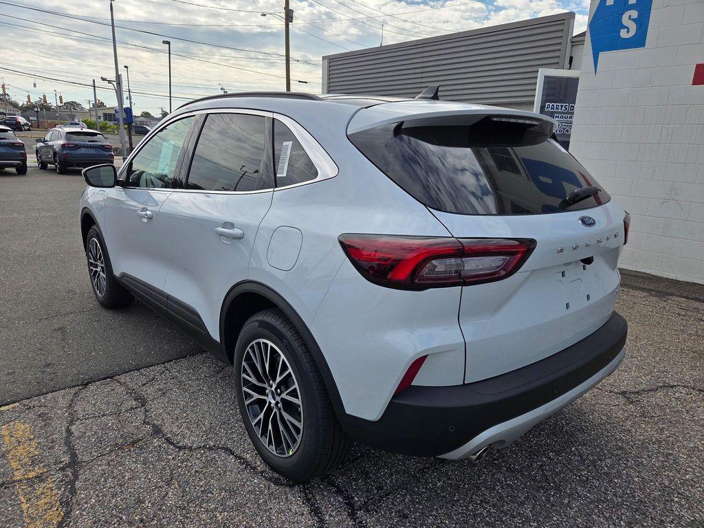 new 2025 Ford Escape PHEV car, priced at $32,520