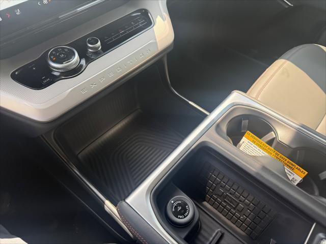 new 2025 Ford Expedition Max car, priced at $75,300