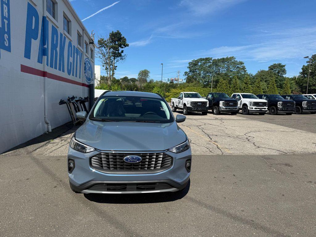 new 2025 Ford Escape PHEV car, priced at $31,712