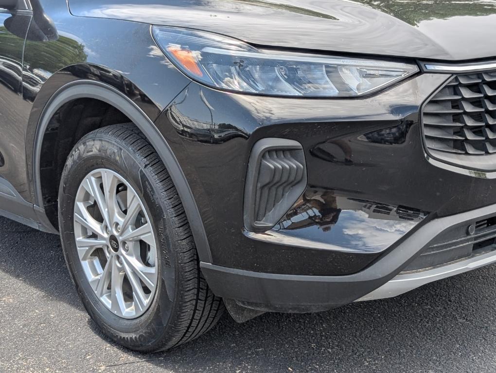 used 2024 Ford Escape car, priced at $25,754