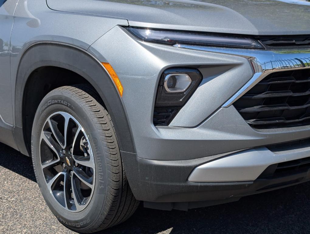 used 2025 Chevrolet TrailBlazer car, priced at $25,996