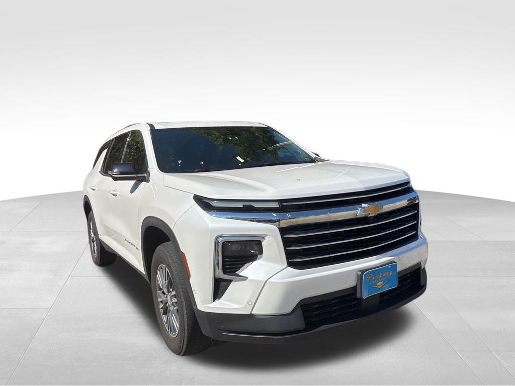 used 2024 Chevrolet Traverse car, priced at $34,322