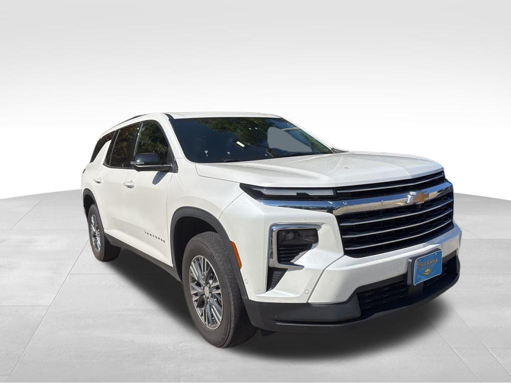 used 2024 Chevrolet Traverse car, priced at $34,322