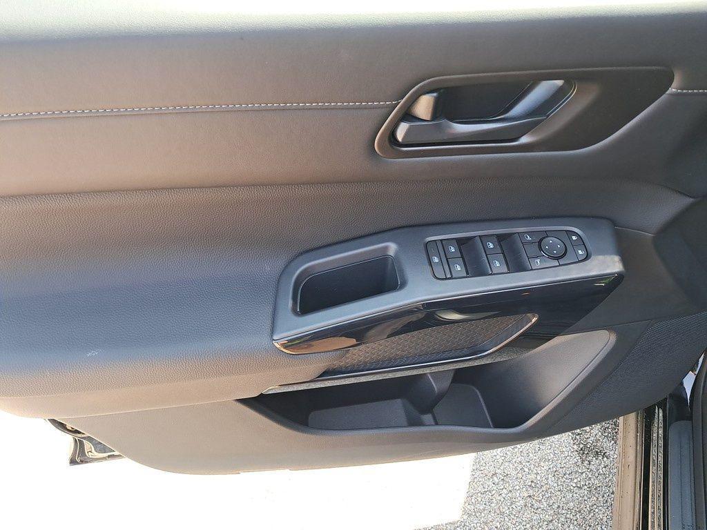 new 2025 Nissan Pathfinder car, priced at $43,248