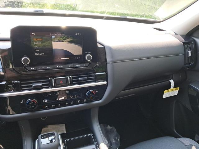 new 2025 Nissan Pathfinder car, priced at $45,865